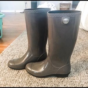 Ugg Glossy Rain Boots size 7
